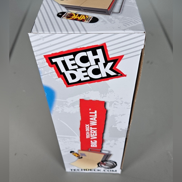 Tech Deck Big Vert Wall Customizable Skate Park Ramp with Skaterboard Toy Set - Picture 4 of 4